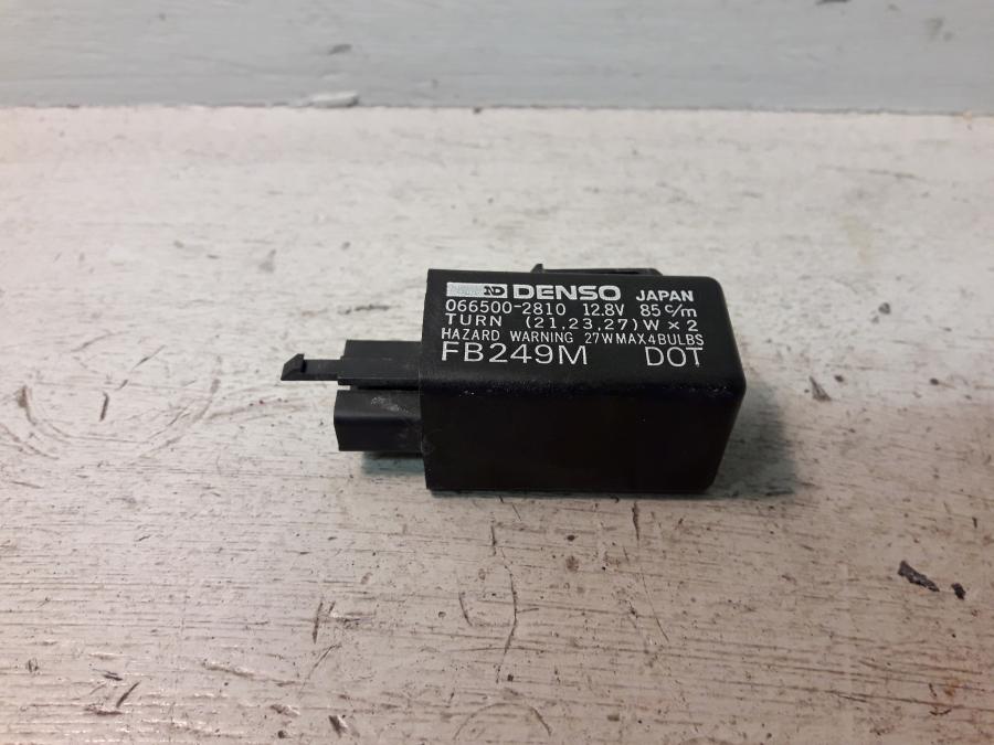 Framsidan på Blinkersrelä från en Kawasaki GTR 1400 -2012 motorcykel.