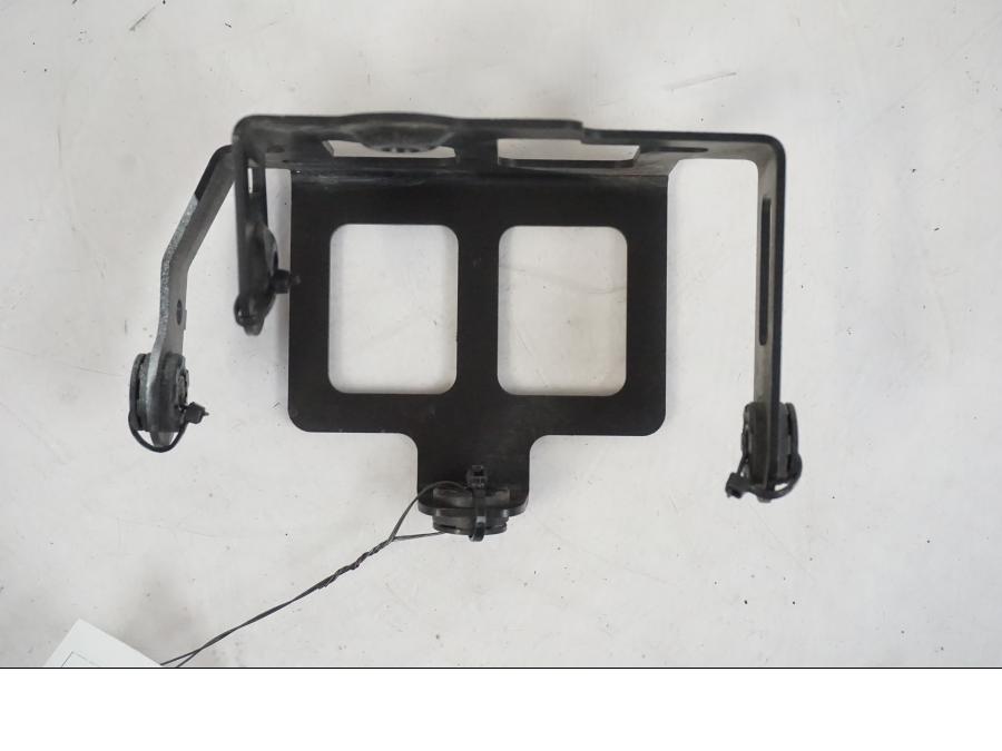 Höger sida på ABS Låda från en Husqvarna 701 SUPERMOTO ABS -2016 motorcykel.