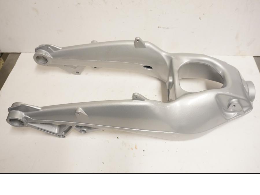 Framsidan på Sving från en BMW K 1200 S -2006 motorcykel.