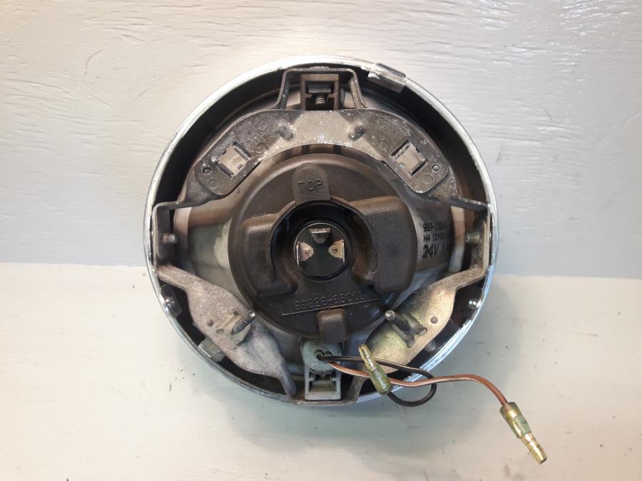 Baksidan på Strålkastarinsats från en Yamaha XVS 1100 -2001 motorcykel.