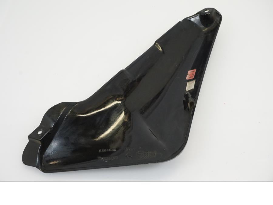 Snett nerifrån på Sidopanel från en Triumph Tiger -2004 motorcykel.