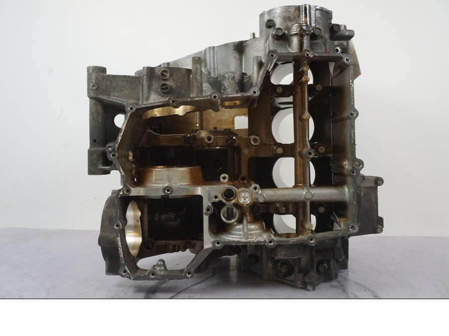 Extrabild5 på Motorblock från en Yamaha FJR 1300 -2005 motorcykel.