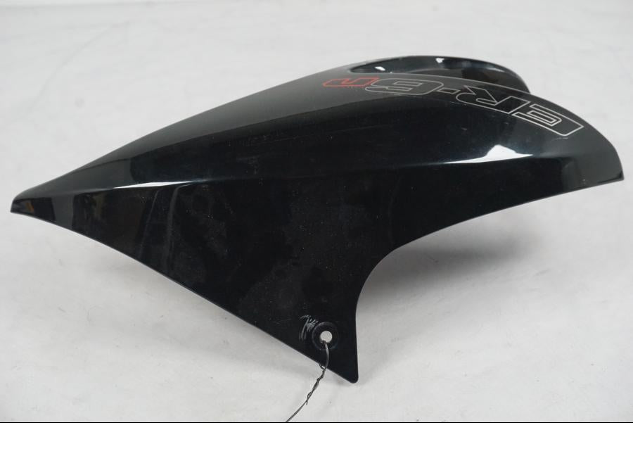 Extrabild1 på Sidkåpa från en Kawasaki ER-6N ABS -2010 motorcykel.