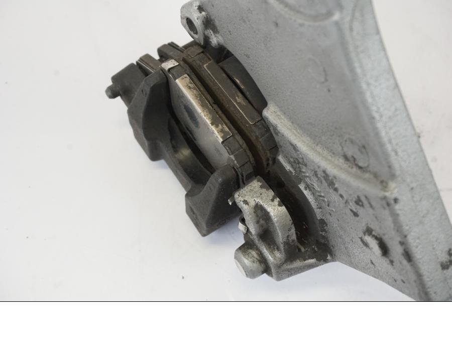 Höger sida på Bromsok från en Yamaha MT-07 -2018 motorcykel.