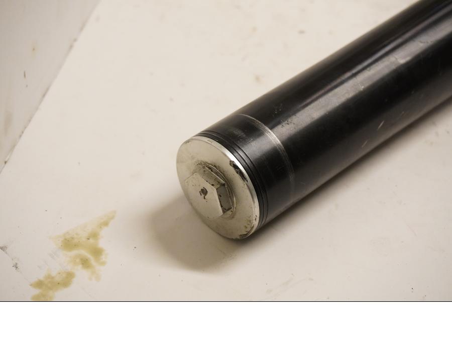 Vänster sida på Gaffelben från en KTM 125 Duke -2014 motorcykel.