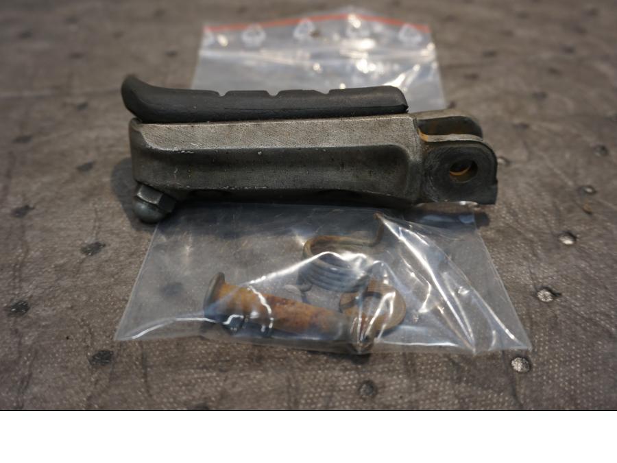 Framsidan på Fotpinne från en Honda NSR 125 -1998 motorcykel.