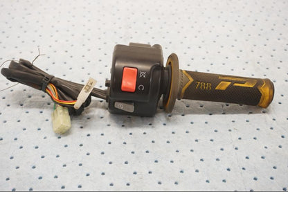 Framsidan på Styrelreglage från en KTM 690 SMCR -2015 motorcykel.