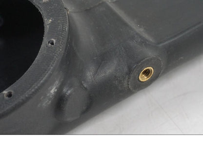 Snett nerifrån på Bensinledning från en AJP PR7 -2021 motorcykel.