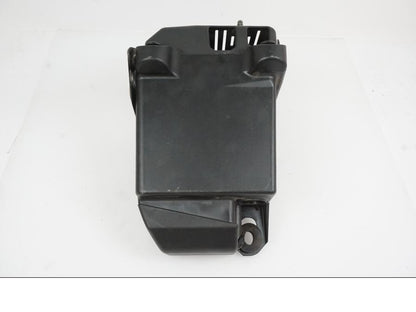 Snett uppifrån på Batterihållare från en Ducati Monster 1200 -2016 motorcykel.