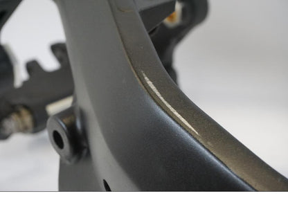 Snett uppifrån på Ram från en Suzuki GSX-R 1000 -2009 motorcykel.