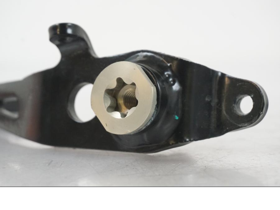 Snett uppifrån på Bromspedal från en BMW R 1250 GS -2021 motorcykel.