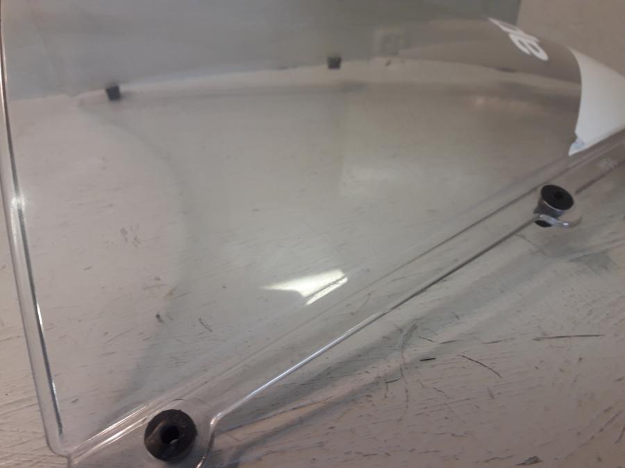 Baksidan på Vindruta från en Aprilia RS 125 -2017 motorcykel.