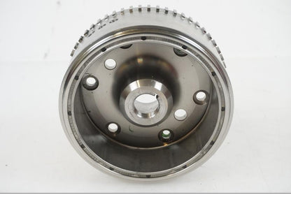 Vänster sida på Generator från en BMW F 800 GS -2009 motorcykel.