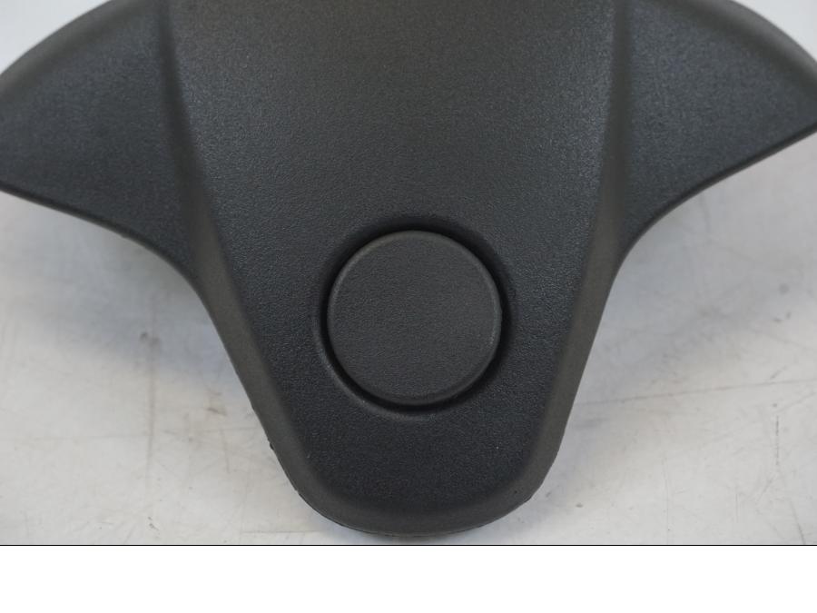 Snett uppifrån på Kuts från en Triumph Speed Triple -2021 motorcykel.