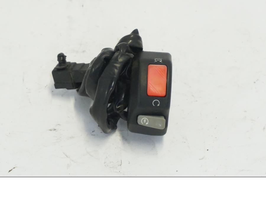 Framsidan på Styrelreglage från en Suzuki DL 1000 -2003 motorcykel.