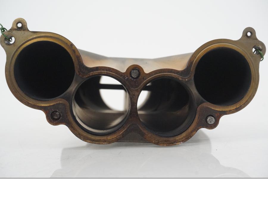 Höger sida på Avgasspjäll från en Yamaha YZF 1000 R1 -2007 motorcykel.