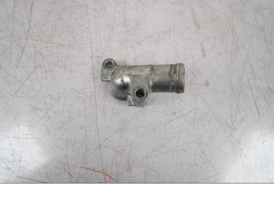 Framsidan på Vattenrör från en Honda VFR 800 -2005 motorcykel.