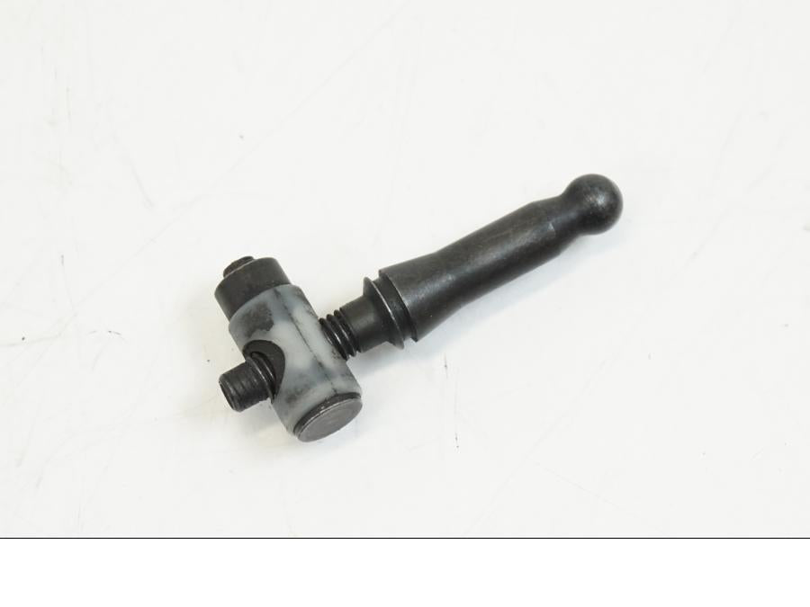 Baksidan på Bromshuvudcylinder från en BMW R 1250 GS -2019 motorcykel.