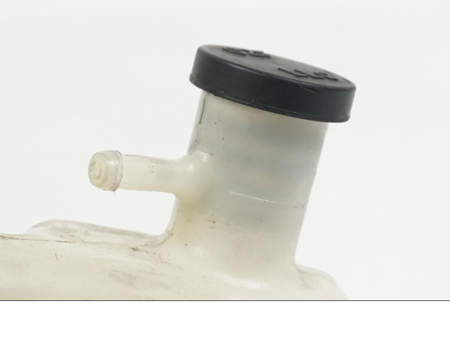 Baksidan på Vattenexpansionskärl från en Suzuki GSX-R 1000 -2007 motorcykel.