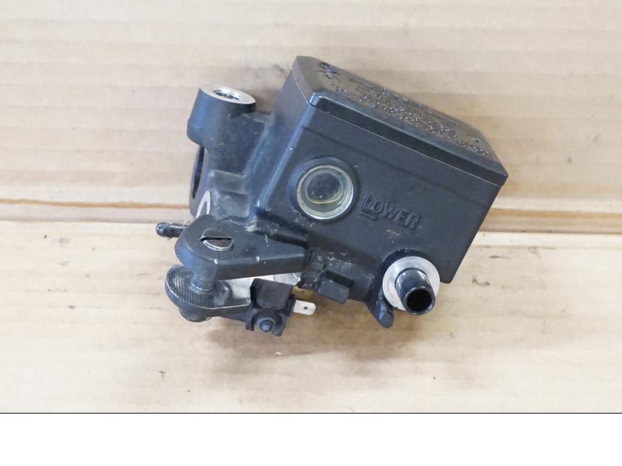 Framsidan på Bromshuvudcylinder från en Yamaha MT-09 Tracer -2019 motorcykel.