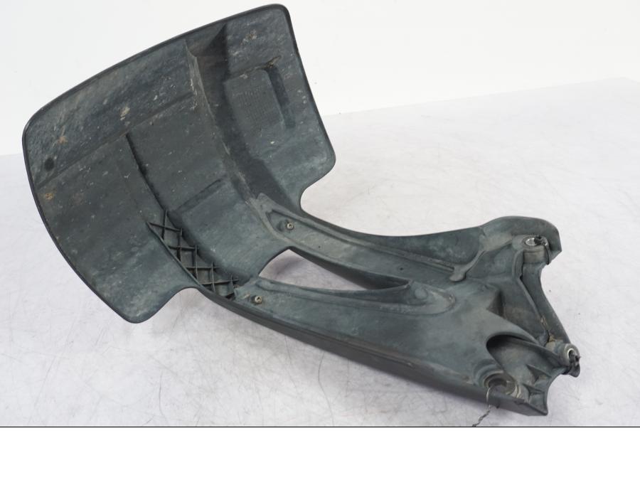 Snett nerifrån på Stänkskydd från en BMW R 1200 GS -2005 motorcykel.