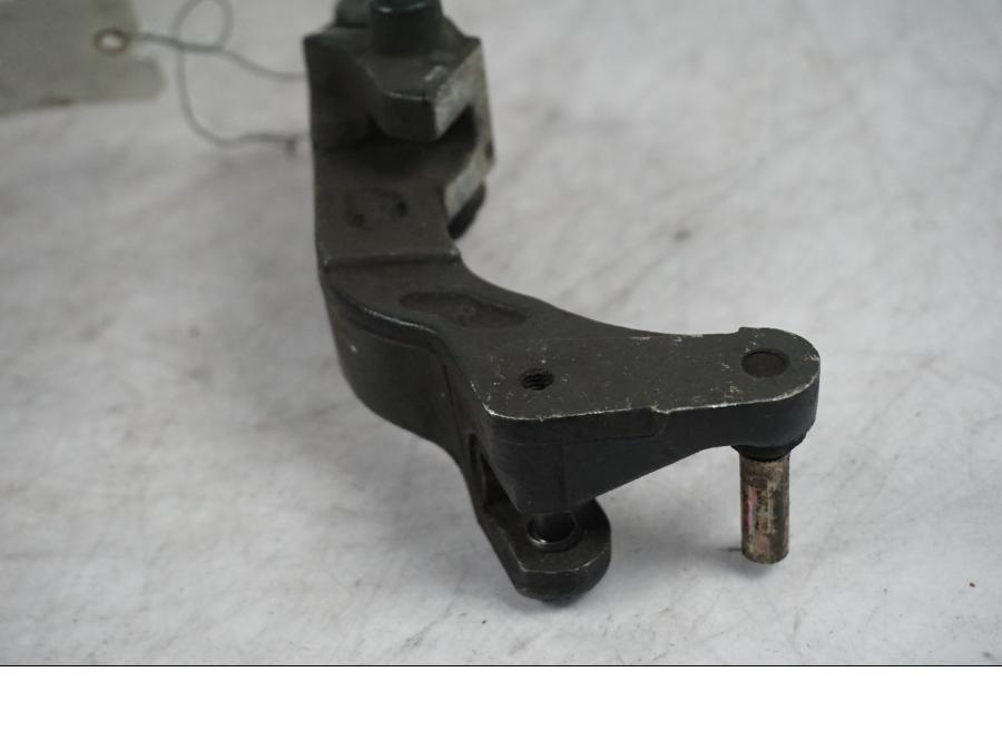 Höger sida på Bromsoksfäste från en Honda GL 1500 -1998 motorcykel.