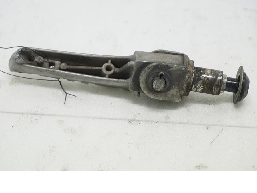 Baksidan på Fotpinne från en Yamaha YZF-R 125 -2008 motorcykel.