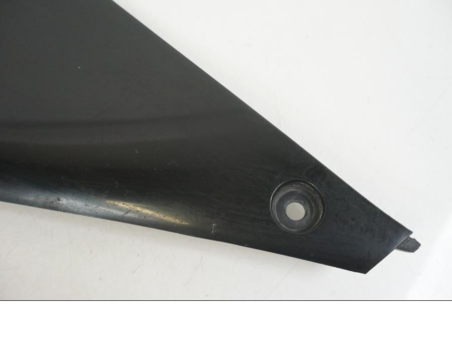 Vänster sida på Toppkåpa från en Yamaha YZF 1000 R1 -2006 motorcykel.