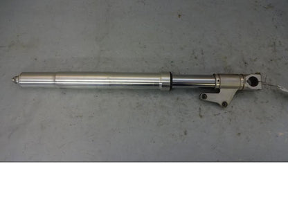 Framsidan på Gaffelben från en Ducati ST2 -2001 motorcykel.