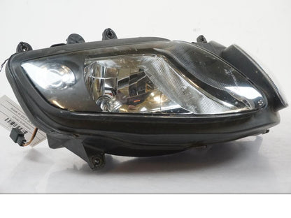 Baksidan på Strålkastare från en Suzuki SV 650 S -2005 motorcykel.