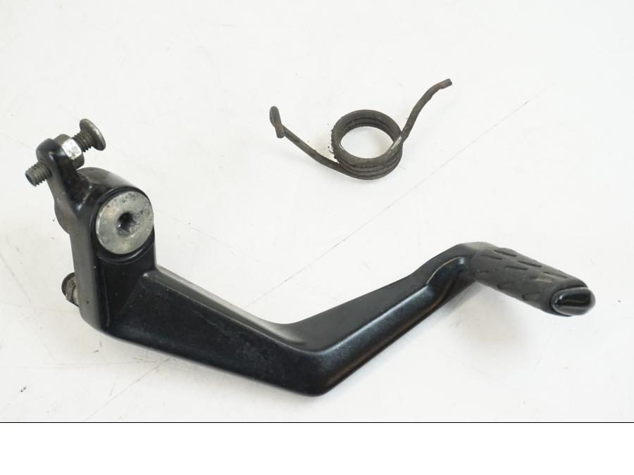 Framsidan på Bromspedal från en Ducati Streetfighter S -2011 motorcykel.