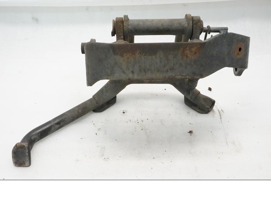 Höger sida på Centralstöd från en Honda VFR 750 -1990 motorcykel.