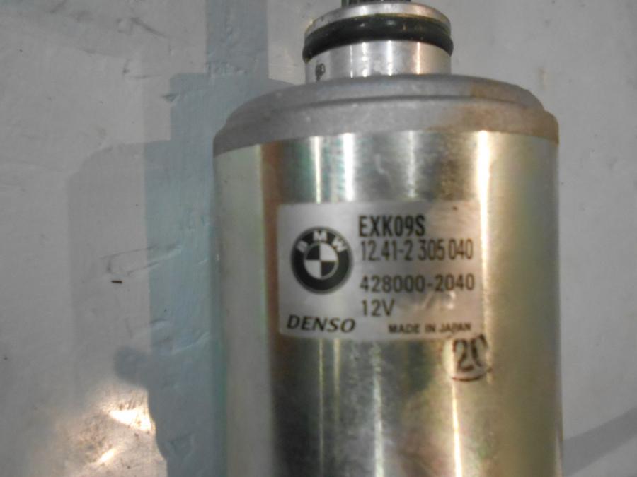 Höger sida på Startmotor från en BMW K 1600 -2011 motorcykel.