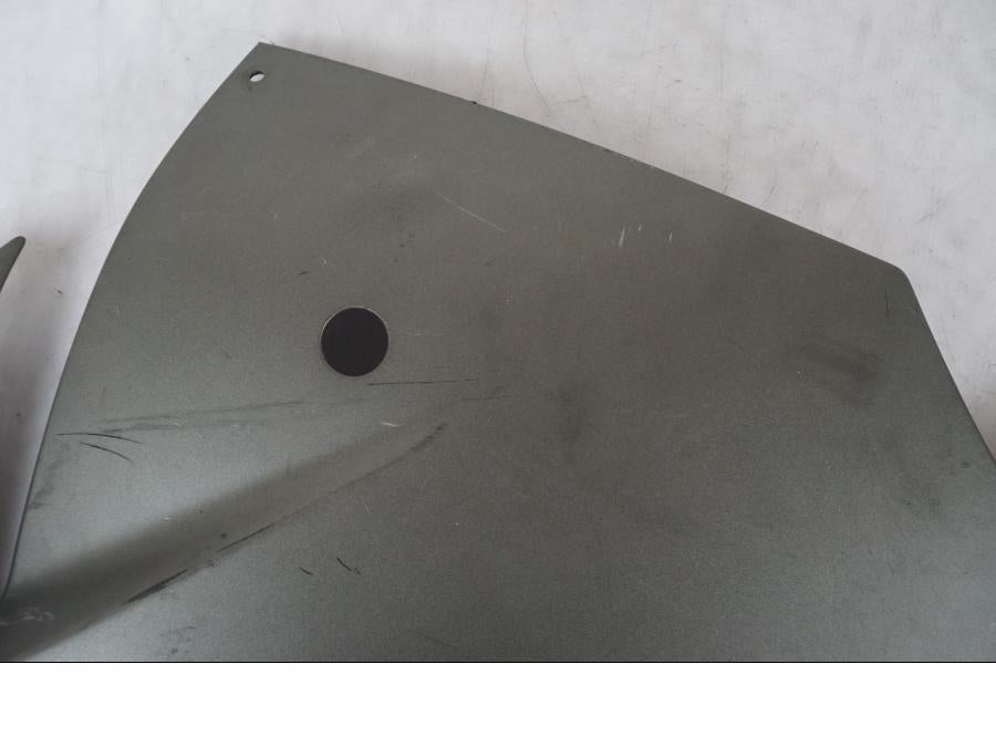 Höger sida på Magkåpa från en Kawasaki ZX-10R -2005 motorcykel.