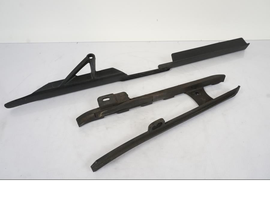 Framsidan på Kedjeskydd från en BMW S 1000 XR -2019 motorcykel.