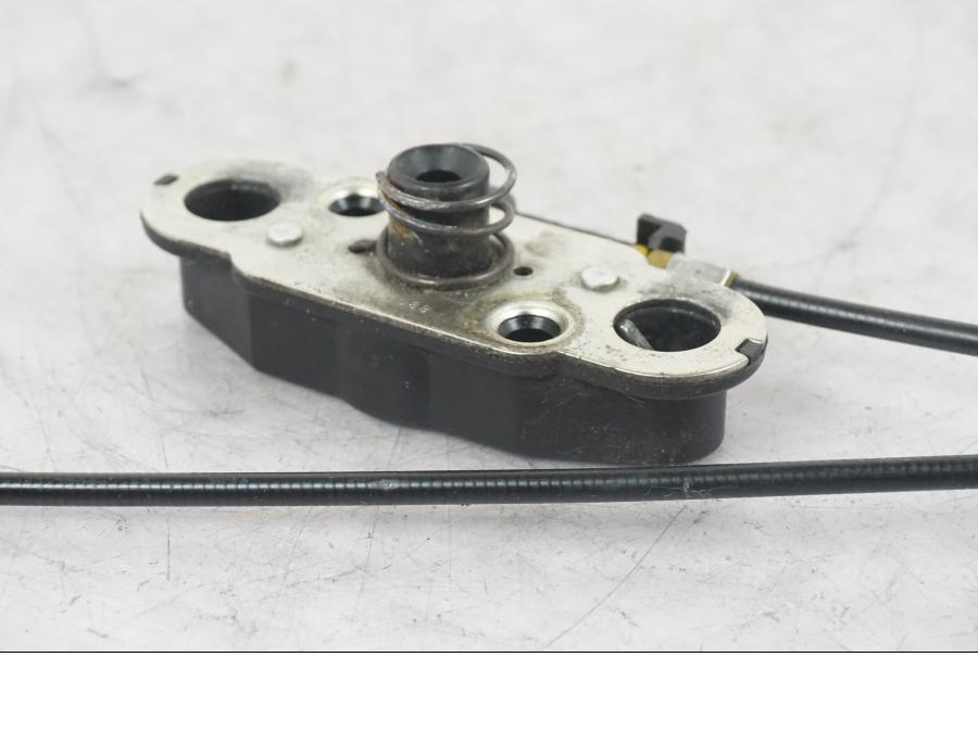 Extrabild2 på Sadellåsmekanism från en Kawasaki ZZ-R 1400 -2009 motorcykel.