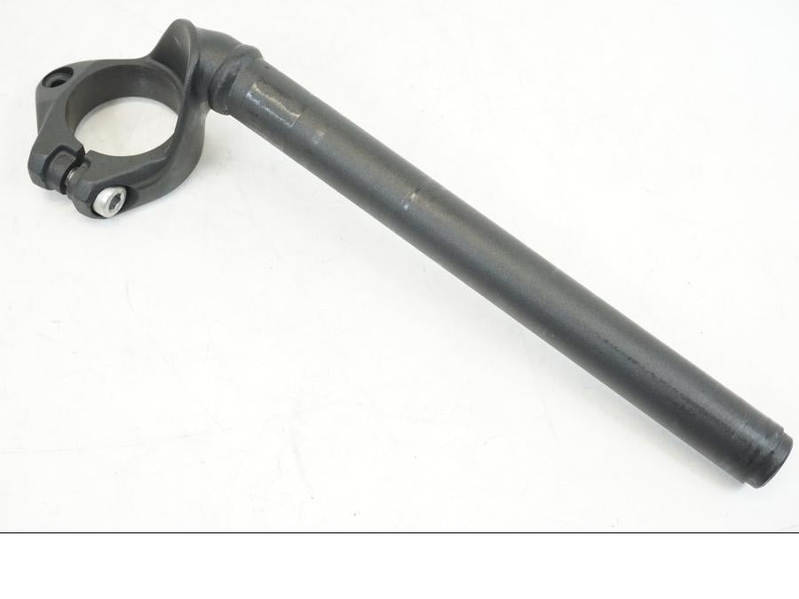 Framsidan på Styre från en Kawasaki NINJA 400 -2020 motorcykel.