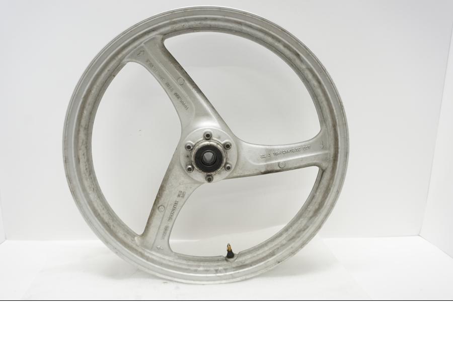 Framsidan på Fälg från en Honda XL 1000 V -2008 motorcykel.