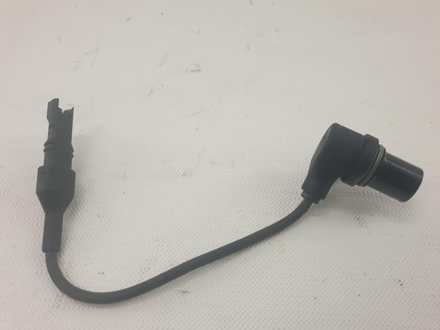 Baksidan på Kamaxelgivare från en BMW R 1200 GS -2006 motorcykel.