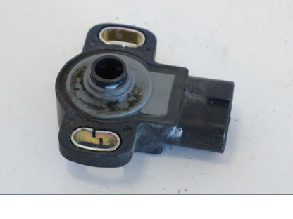 Höger sida på TPS från en Yamaha YZF 1000 R -1997 motorcykel.