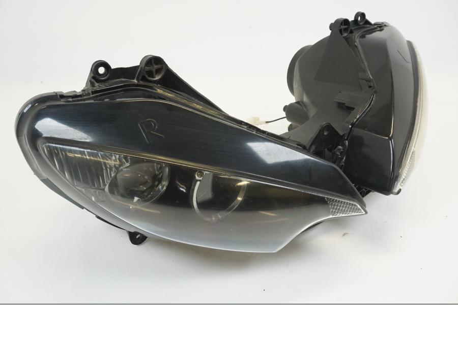 Baksidan på Strålkastare från en Yamaha YZF R6 -2006 motorcykel.