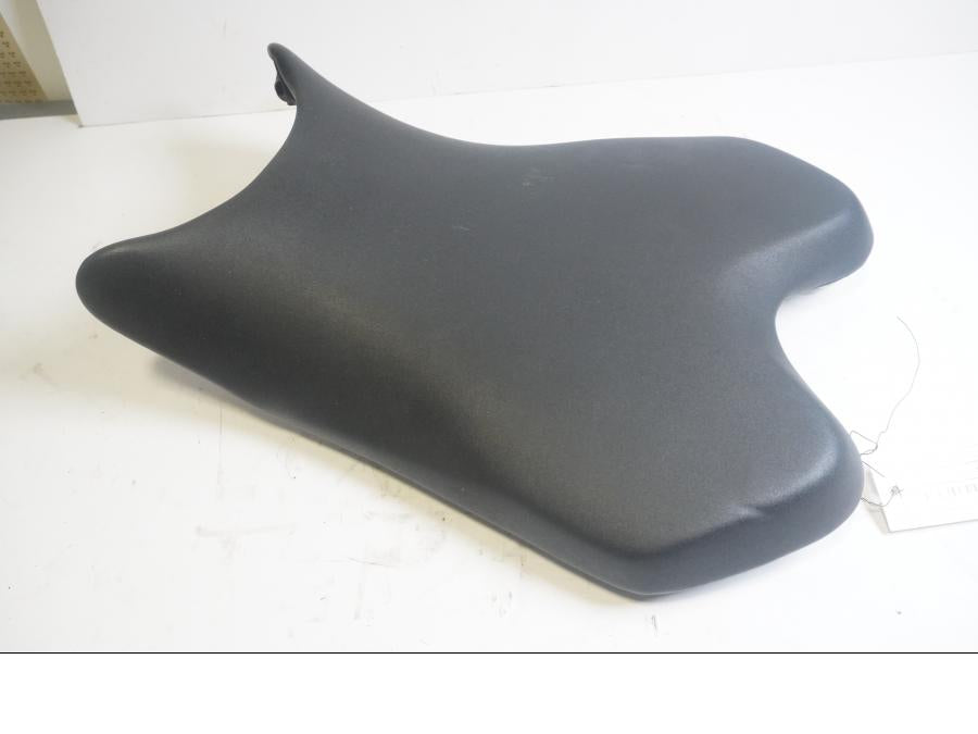 Framsidan på Sadel från en Yamaha YZF R6 -2011 motorcykel.