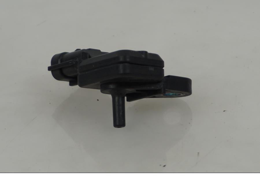 Baksidan på Mapsensor från en Triumph Daytona 675 -2008 motorcykel.