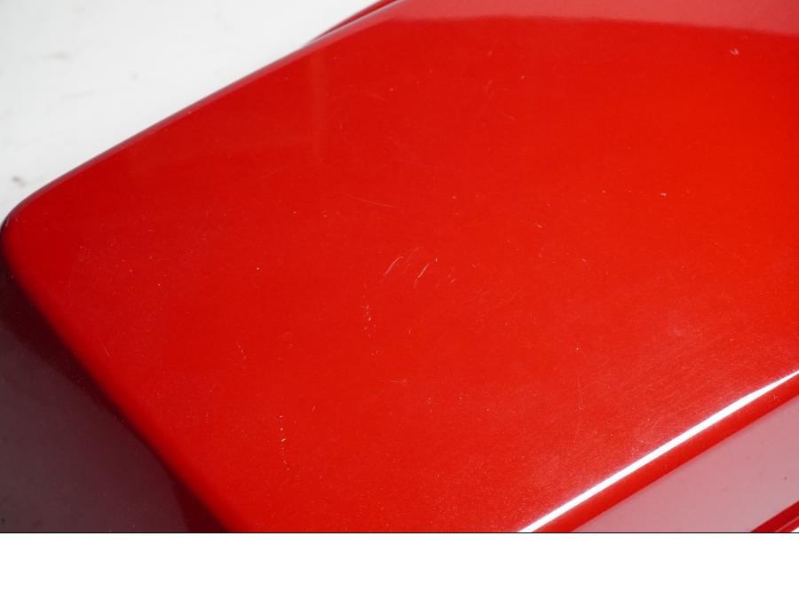 Baksidan på Väsklock från en H-D Ultra Limited FLHTK -2009 motorcykel.