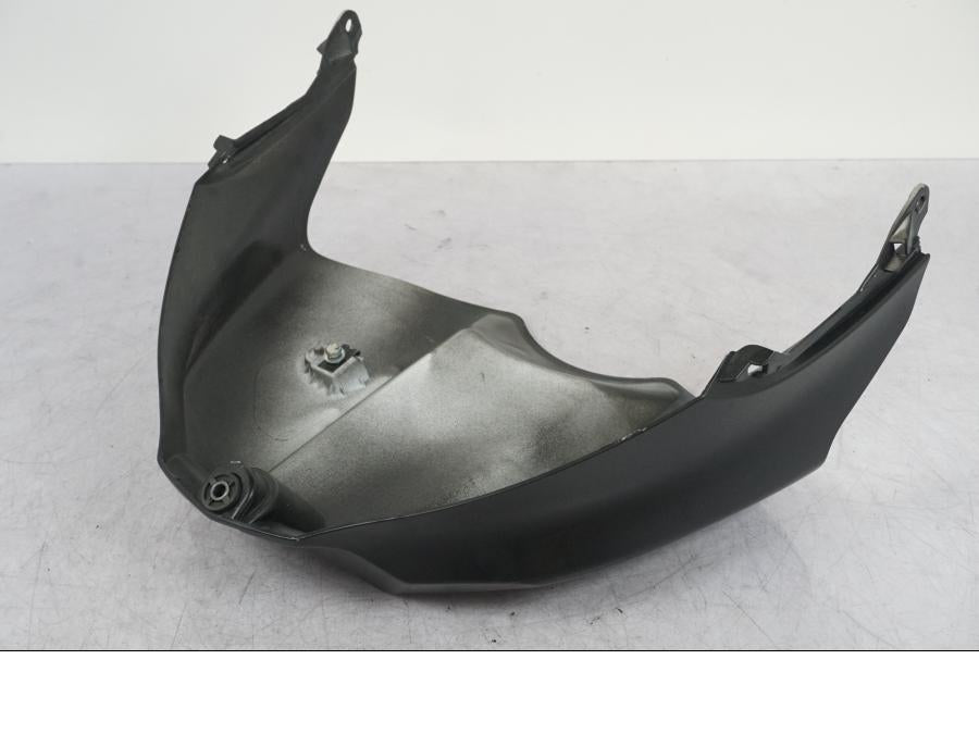 Snett uppifrån på Bensintankskåpa från en Yamaha YZF 1000 R1 -2010 motorcykel.