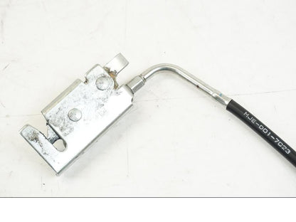 Extrabild1 på Sadellåsmekanism från en Honda CB 650 F Hornet -2017 motorcykel.