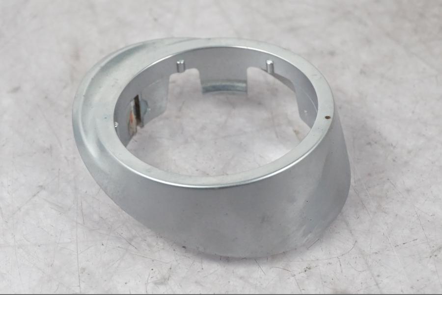 Baksidan på Tändningslåskåpa från en BMW K 1600 GTL -2015 motorcykel.