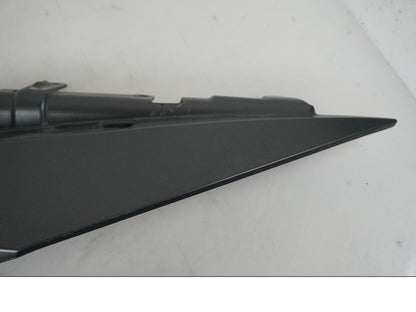 Snett nerifrån på Bakvinge från en KTM 990 Super Duke -2007 motorcykel.