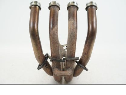 Snett nerifrån på Grenrör från en Yamaha YZF R6 -1999 motorcykel.