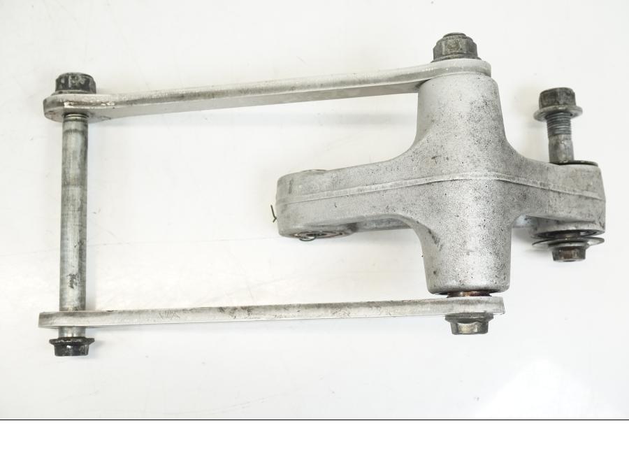 Snett uppifrån på Stötdämparlänkage från en Suzuki GSX-R 1000 -2005 motorcykel.